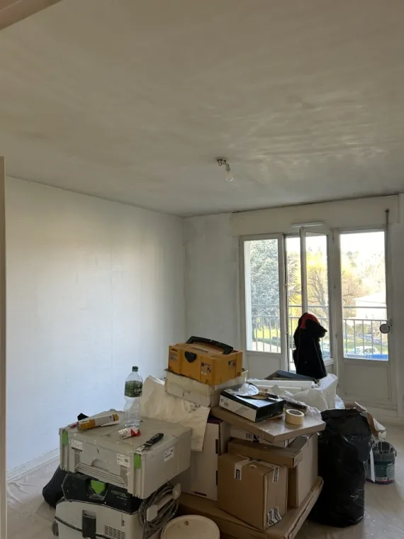 Milhan deco a fait la rénovation peinture et pose de toile de verre à Saint Foy Les lyon, Villeurbanne, Milhan Déco